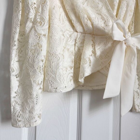 NWT Express Cream Lace Wrap Top with Bow Tie Side Size M - Picture 5 of 9